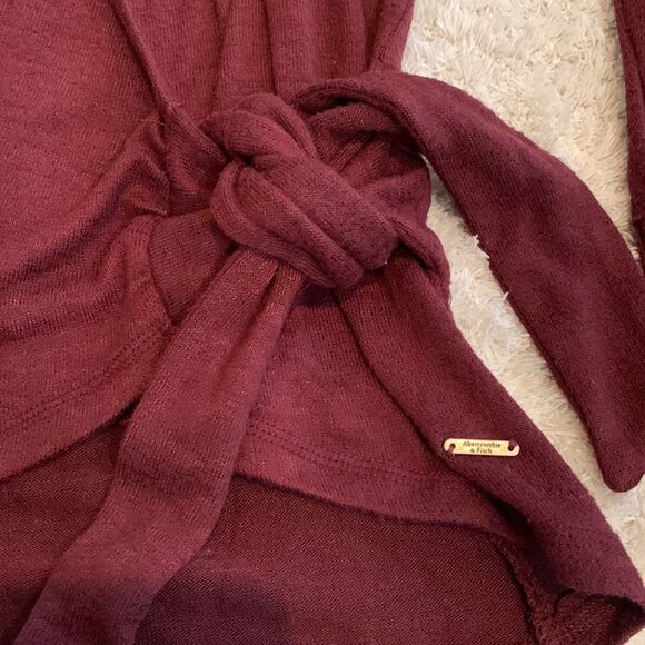 Abercrombie & Fitch burgundy tie sweater.  Size XS. - Picture 3 of 5